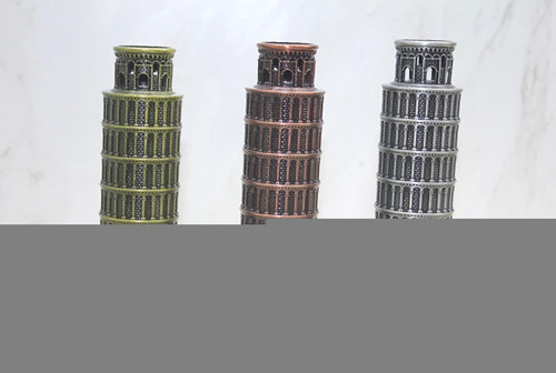 Metal Pisa Kulesi