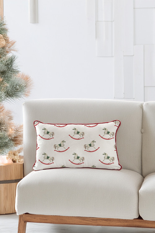 Yılbaşı Noel Temalı Atlı Karınca Desenli Kırmızı Biyeli Dekoratif Kırlent Kılıfı