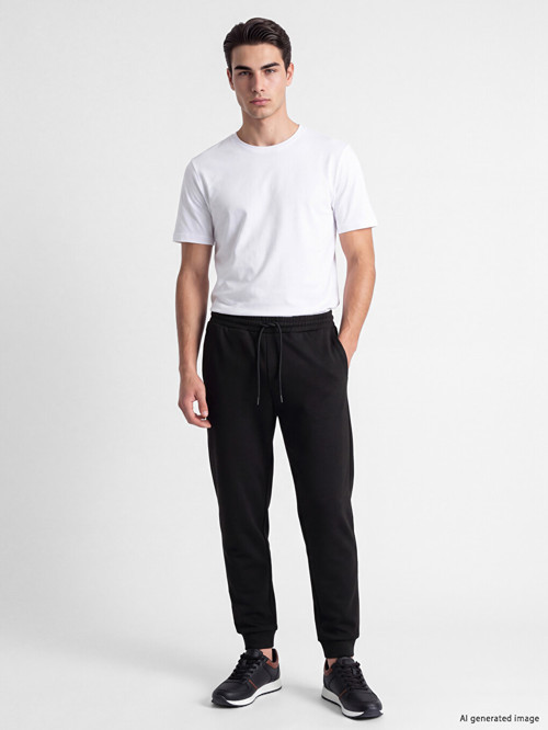 LCWAIKIKI Classic Siyah Regular Fit Erkek Jogger Eşofman Altı