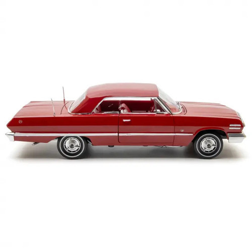 1:18 1963 Chevrolet Impala Diecast Model Araba