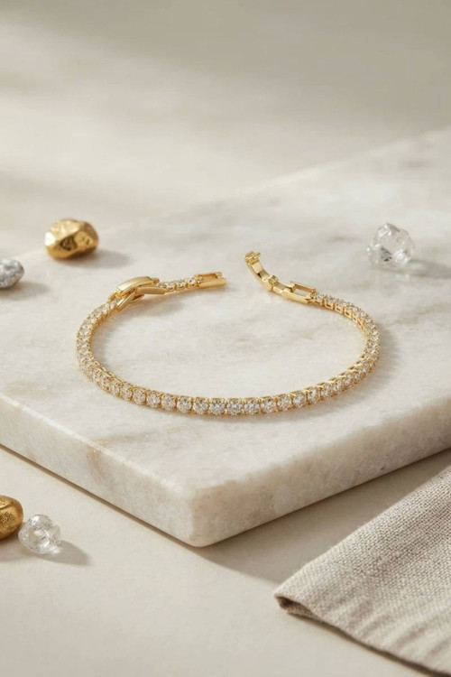 Pirinç Gold Renk İnce Zirkon Taşlı Su Yolu Kadın Bileklik TJ-BB8893