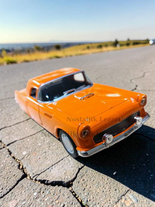 Nostaljik Turuncu 1955 Ford Thunderbird ( 1/32 Ölçek ) Metal Çek Bırak Araba Kapılar Açılır