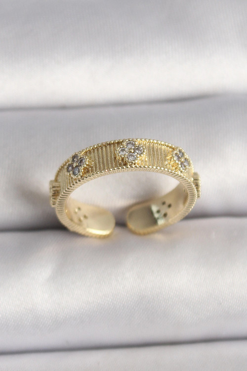 Pirinç Gold Renk Zirkon Taşlı Yonca İşlemeli Ayarlanabilir Yüzük TJ-BYK3545