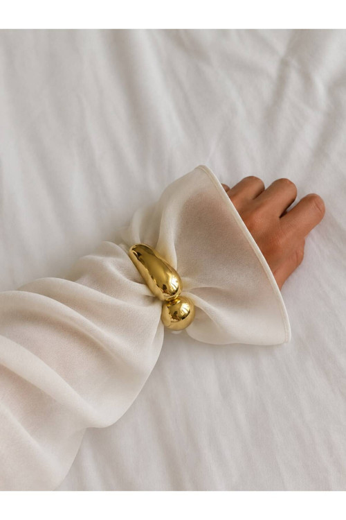 Moda Aura Parlak Gold Kadın Kelepçe Bileklik – Premium Tasarım Sadeliğin En Şık Hali.