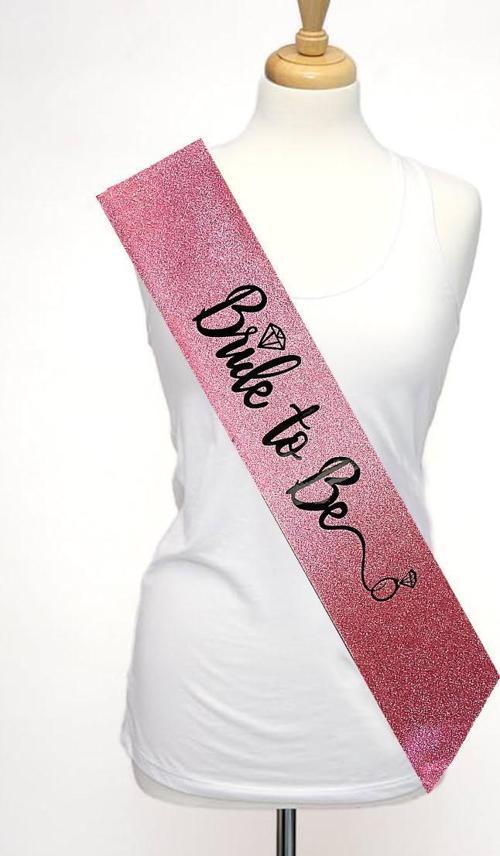 Pembe Üzeri Siyah İtalik Alyanslı Bride To Be Yazılı Simli Işıltılı Kuşak Kemer 10 cm Genişlik