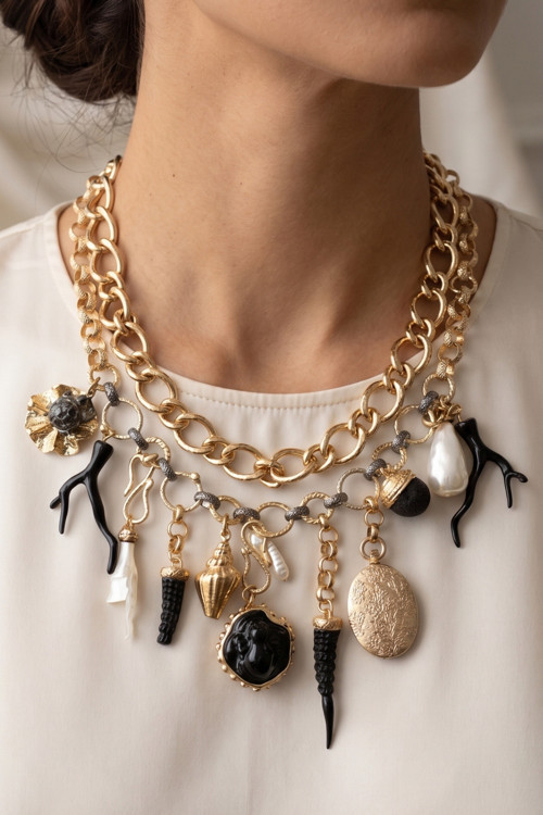 Za Marka Model Siyah Charm Detaylı Kolye