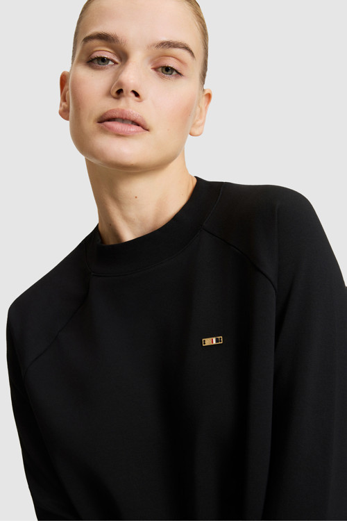 Kadın Siyah Bisiklet Yaka Basic Sweatshirt 50328980-VR046