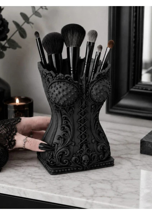 Gotik Tarzda Korse Görünümlü Makyaj ve Fırça Düzenleyici