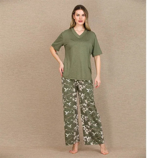 Şık Tasarım Çiçek Desenli Yeşil Kısa Kol Viskon Pijama Takımı