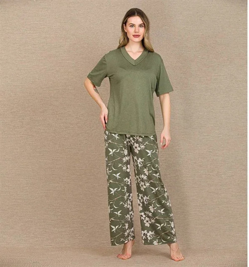 Şık Tasarım Çiçek Desenli Yeşil Kısa Kol Viskon Pijama Takımı