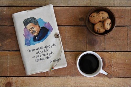Kitap Kılıfı – Nazım Hikmet