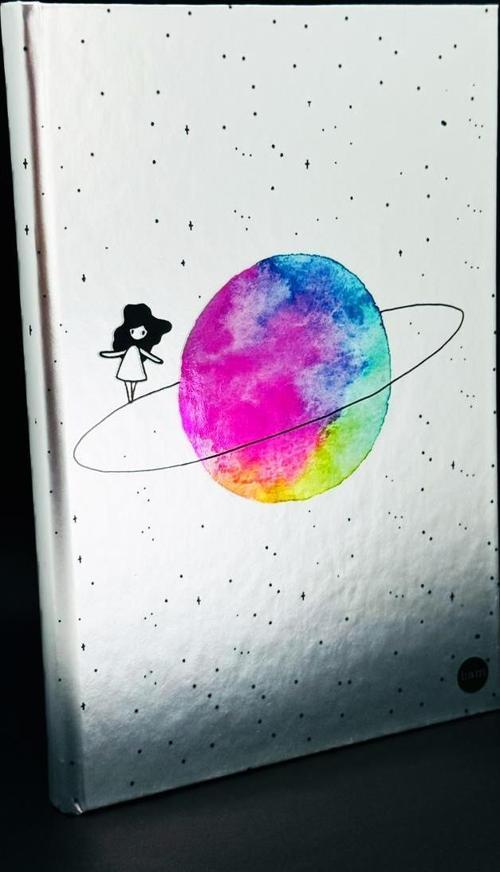 Metal Kapaklı Satürnlü Kız Tasarımlı Lastikli Defter