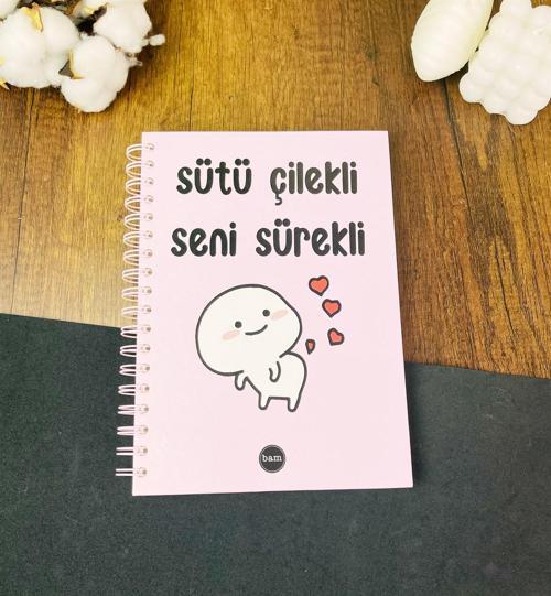 Sütü Çilekli Seni Sürekli Tasarımlı Spiralli Defter