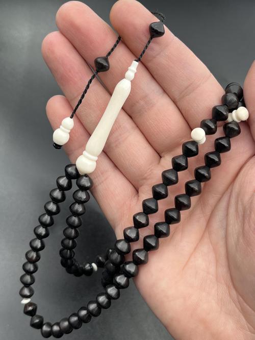 Abanoz Ağacı Tesbih Siyah 8x8mm Beyzi Model 99 Tane Sistem Püskül 56cm A120180.270124