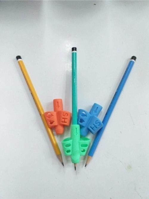 Kolay Kalem Tutma Aparatı Ve Kurşun Kalem 3 Lü Set Bş.K