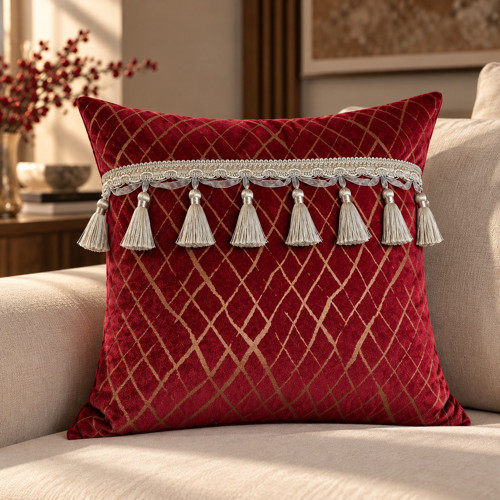 Bordo Gold Desenli Püsküllü Dekoratif Kırlent