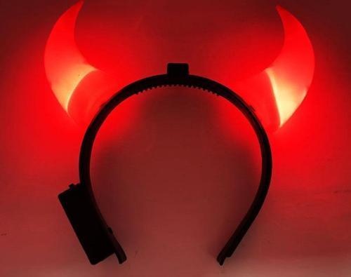 Led Işıklı Mega Boynuz Taç Kırmızı Renk 20x20 cm