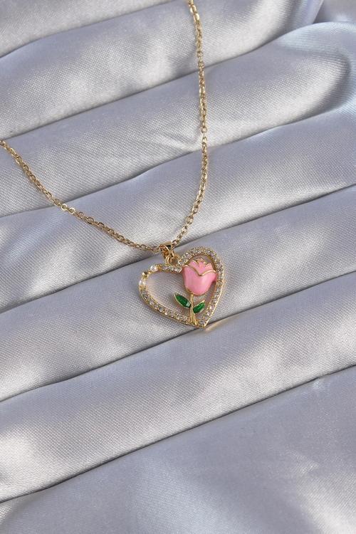 316L Çelik Zincirli Gold Renk Zirkon Taşlı Kalp İçinde Pembe Gül Tasarımlı Kolye - EBJ270706W25287
