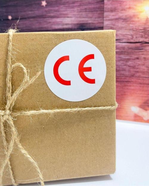 Ce Kırmızı Yazılı Yuvarlak Yapışkanlı Etiket 3 x 3 cm 150 Adet
