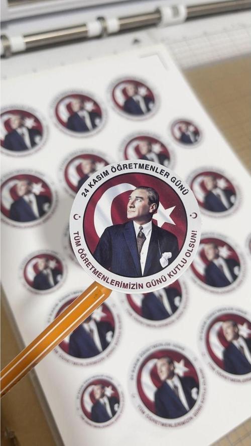 Öğretmenler Günü Kutlu Olsun Yuvarlak Yapışkanlı Etiket