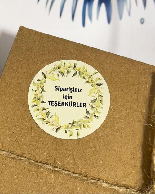 Siparişiniz İçin Teşekkürler Çelenkli Yuvarlak Yapışkanlı Etiket 4 x 4 cm 106 Adet