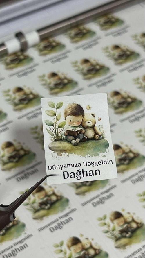 Yenidoğan Çikolata Etiketi 4 x 4 cm 108 Adet