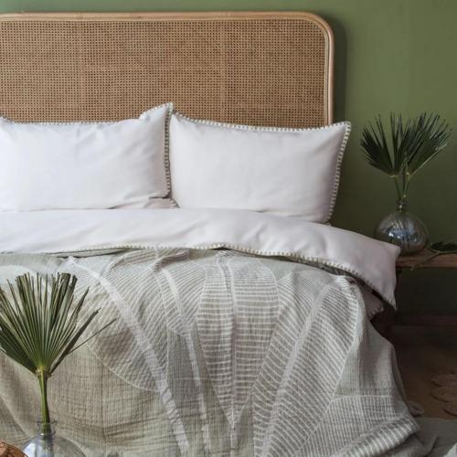 June Adaçayı Muslin Yatak Örtülü Çift Kişilik Nevresim Seti