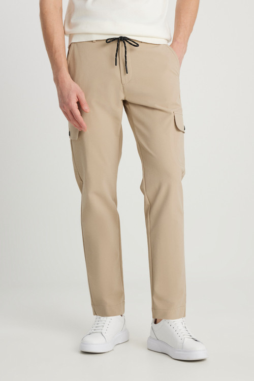 Erkek Bej Slim Fit Dar Kesim Beli Bağlamalı Kargo Cepli Jogger Pantolon