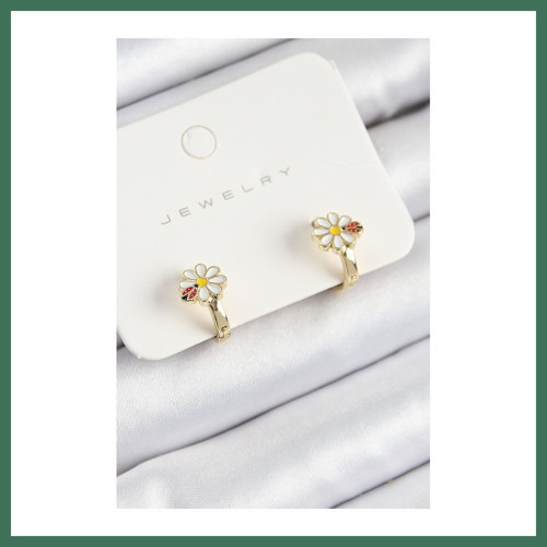Pirinç Papatya Model Gold Renk Çocuk Küpe BSS