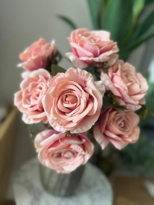 Yapay Çiçek 7li Gül Demeti 40*30 cm 1.Kalite Büyükboy MERCAN PEMBE