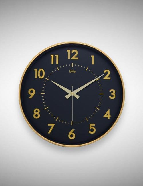 717-A-3 Serisi Klasik Rakamlı Metal Görünümlü Sessiz Akar Modern Duvar Saati 40 cm