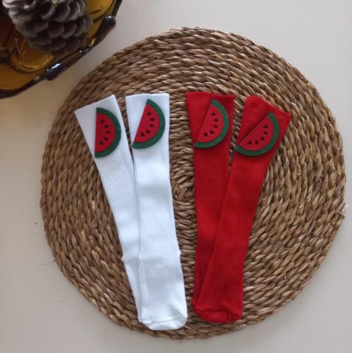 Kız Bebek Beyaz Kırmızı Karpuz Keçe Figürlü Dizaltı Çorap