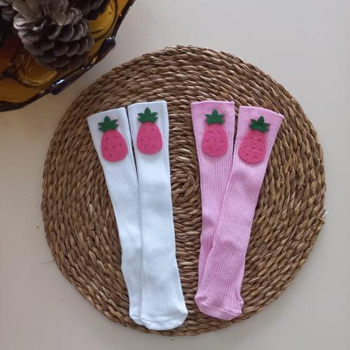 Kız Bebek Beyaz Pembe Ananas Keçe Figürlü Dizaltı Çorap