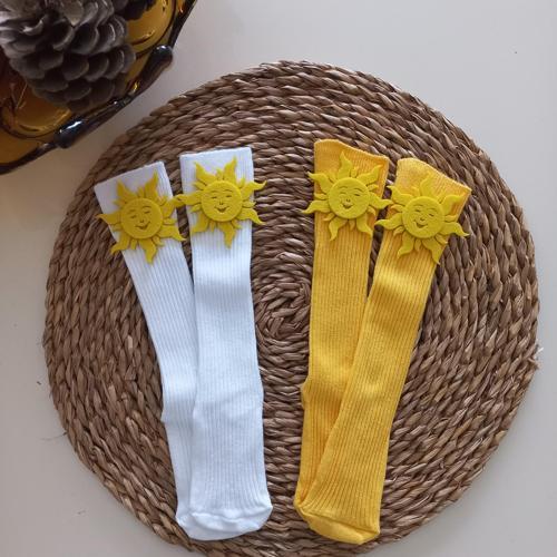 Kız Bebek Beyaz Sarı Güneş Keçe Figürlü Dizaltı Çorap