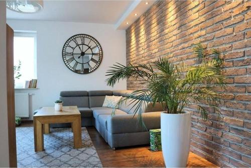 Rustik Tarz Dekoratif Şık Xl Duvar Saati Gümüş - Siyah Işleme 70 Cm