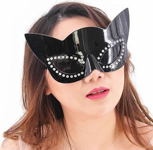 Siyah Renk Siyah Camlı Kedi Şekilli Parti Gözlüğü 20x11 cm