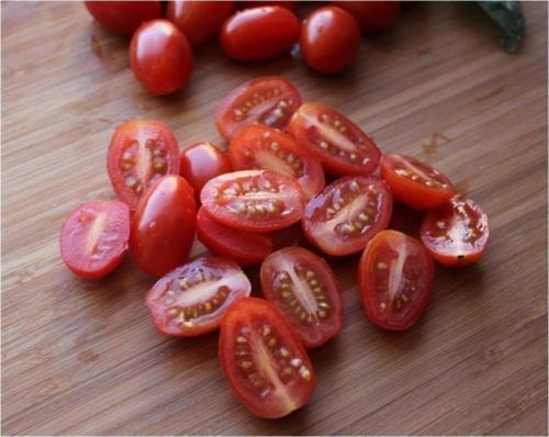 Saksılık Zeytin Çeri Domates (Saksı Toprak Seti)