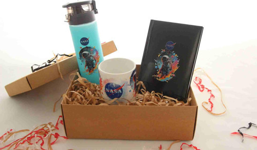 Nasa Temalı Hediye Kutusu - Nasa Defter, Termos Ve Kupa Bardak Hediye Seti