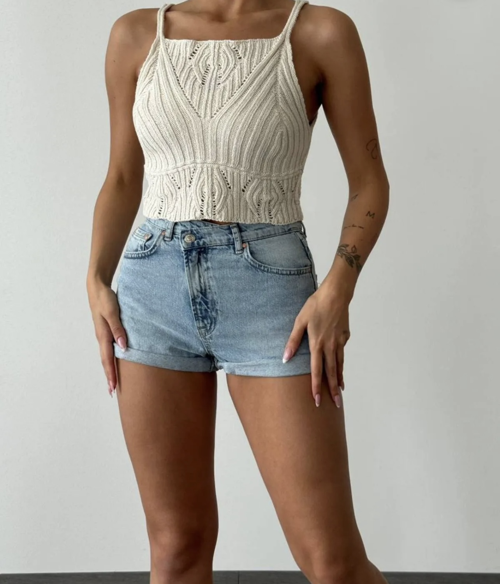 Örgü detaylı askılı crop - Beyaz