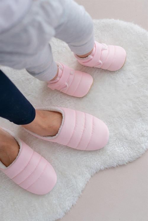 Paraşüt Kumaş Kürklü Pembe Anne Terlik ve Bebek Panduf (Terlik ve panduf ayrı satılmaktadır.)-T-1007