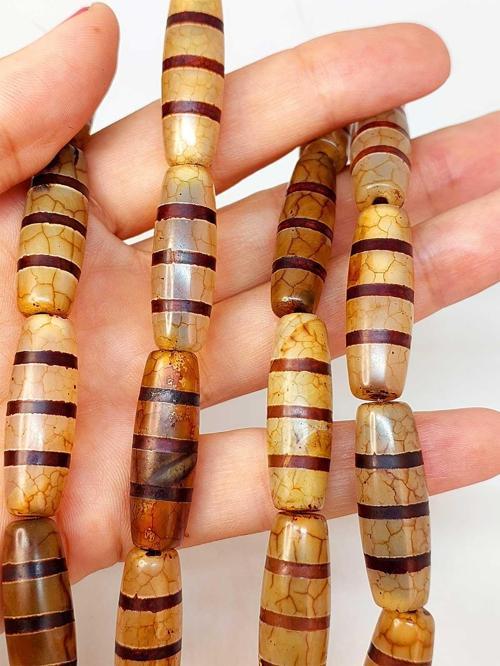3 Şeritli Tibet Akik Taşı Silindir Kesim 9x30mm Dizi (45780)