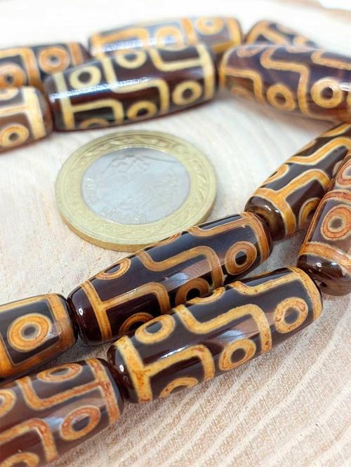9 Göz Tibet Akik Taşı Silindir Kesim 10x30mm/adet (45782-1)