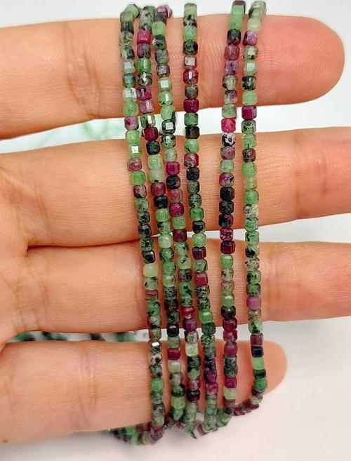 Bileklik Boy Anyolit (RUBİZOİT- RUBYZOİSİT) Taşı Küp Şekilli Dizi 2mm Yarım Dizi (UZUNLUK 17CM)