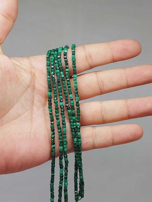 Bileklik Boy Malakit Taşı Küp Şekilli Dizi 2mm (51178) Yarım Dizi (17CM UZUNLUĞUNDADIR)