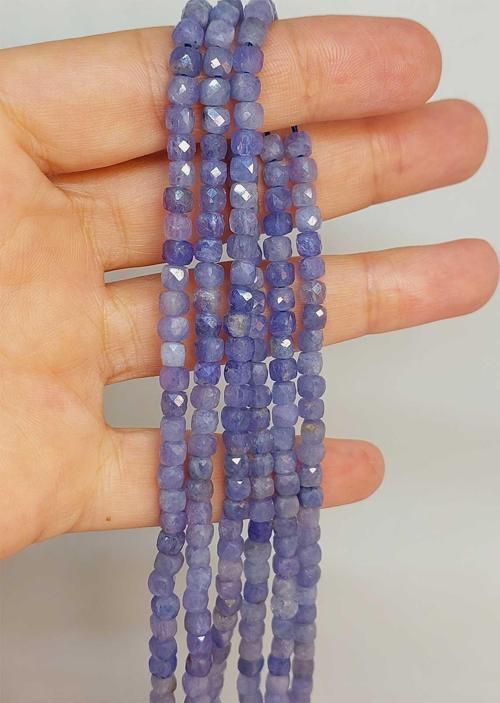 Bileklik Boy Tanzanit Taşı Küp Şekilli Yarım Dizi 4mm (45932) (18CM UZUNLUĞUNDADIR)