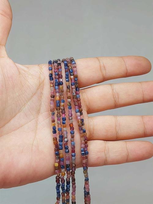 Bileklik Boy Yakut & Safir Taşı Küp Şekilli Dizi 2mm (51174) Yarım Dizi (17CM UZUNLUĞUNDADIR)