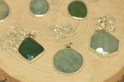 Zümrüt Taşı Gümüş Kaplama Ve Gümüş Zincir Dahil Kolye Ucu