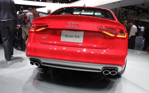 Audi A4 B8 Difüzör S4 Makyajlı Kasa Plastik 2012-2015