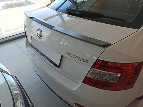 Skoda Octavia Bagaj Üstü Spoiler Plastik Parlak Siyah 2014-2019