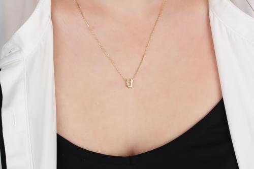 Gümüş 3 Boyutlu Minimalist Ü Harfi Kolye